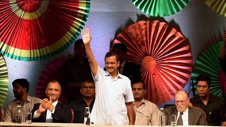 दिल्ली में केजरीवाल सरकार ने लेजर शो आयोजित किया था (फोटो-एएनआई)