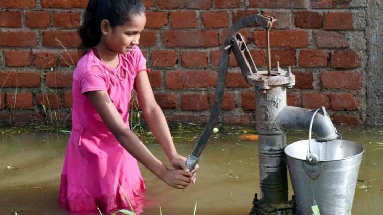 पटना में जलजमाव से बीमारियों का खतरा बढ़ गया है. (फाइल फोटो IANS)