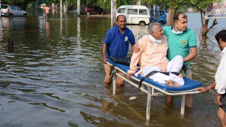 पटना में भारी बारिश के बाद हालत खराब (फाइल फोटो - IANS)