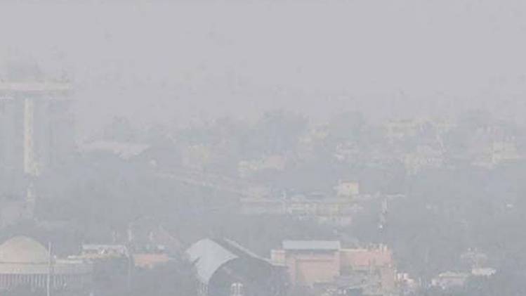 दिल्ली में प्रदूषण से बुरा हाल (फाइल फोटो)