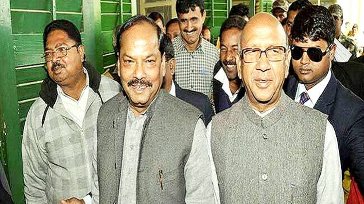 पूर्वी जमशेदपुर के विधायक रघुवर दास और पश्चिमी जमशेदपुर के विधायक सरयू राय.