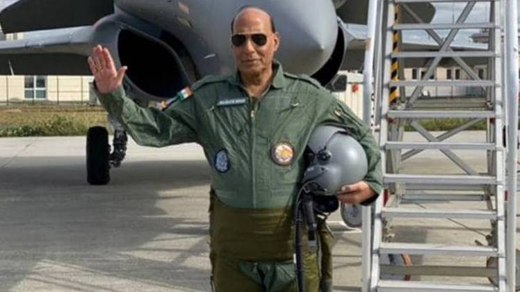 रक्षा मंत्री राजनाथ सिंह (फाइल फोटो)