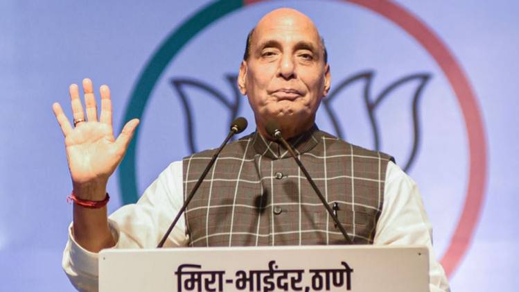 मुंबई में चुनाव प्रचार करते राजनाथ सिंह (फोटो-PTI)