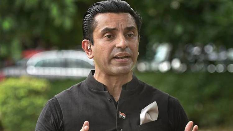 तहसीन पूनावाला की याचिका पर सुप्रीम कोर्ट की टिप्पणी