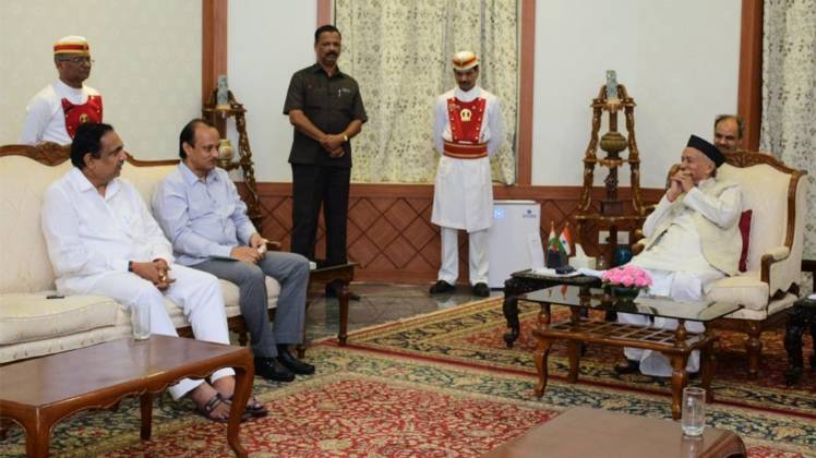 एनसीपी नेताओं के साथ राज्यपाल कोश्यारी