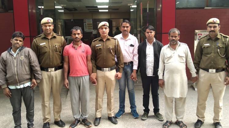 पुलिस की गिरफ्त में हत्या के आरोपी