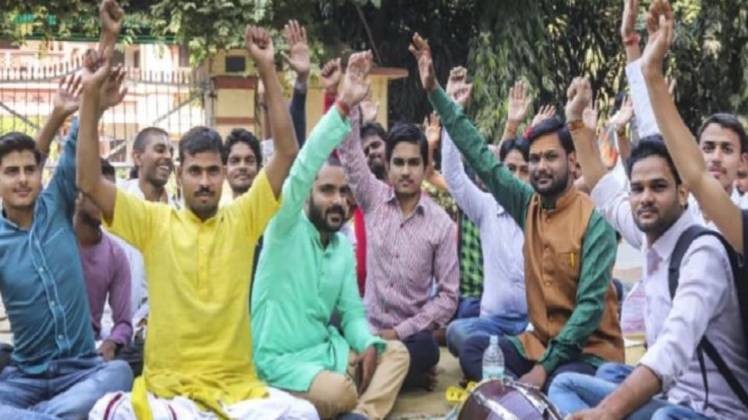 संस्कृत प्रोफेसर फिरोज खान की नियुक्ति के खिलाफ विरोध प्रदर्शन (फाइल फोटो)