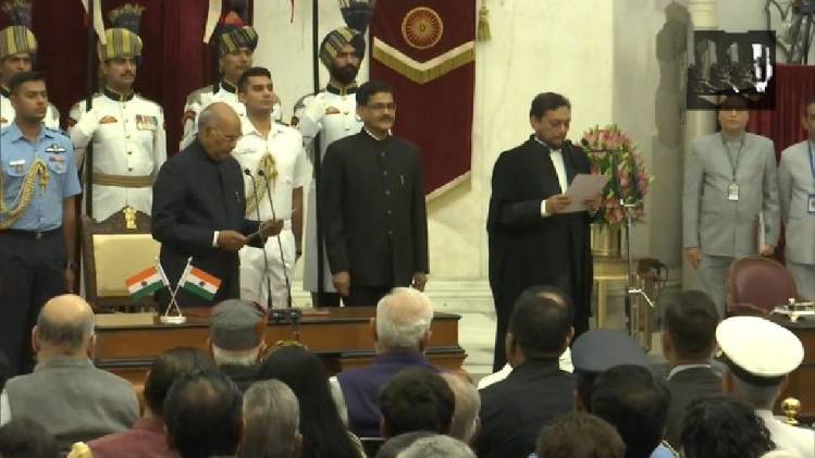 राष्ट्रपति ने दिलाई CJI एस. ए. बोबडे को शपथ