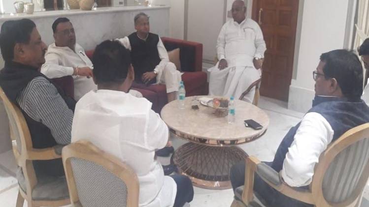 महाराष्ट्र कांग्रेस के विधायक जयपुर में ठहरे हैं. (फोटो-आजतक)