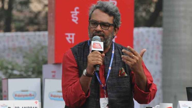 साहित्य आजतक के मंच पर राजनाथ की बायोग्राफी लिखने वाले गौतम चिंतामणि