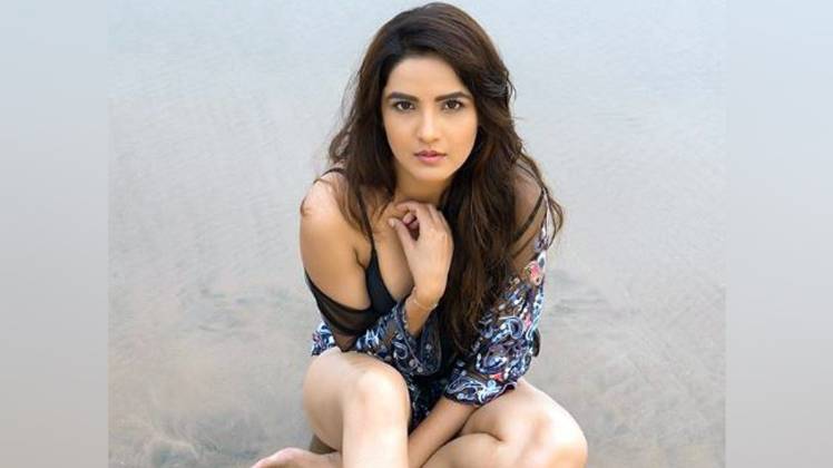 जैस्मिन भसीन 