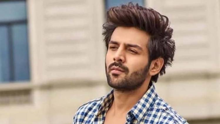 कार्तिक आर्यन 