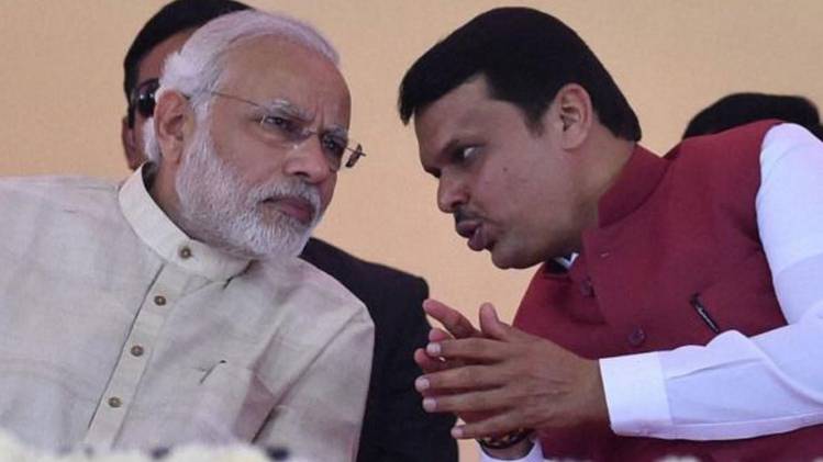 पीएम नरेंद्र मोदी के साथ देवेंद्र फडणवीस (फाइल फोटो)