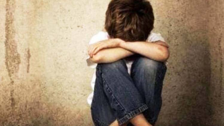 बच्चे के साथ यौन उत्पीड़न का मामला (प्रतीकात्मक फोटो- Aajtak)
