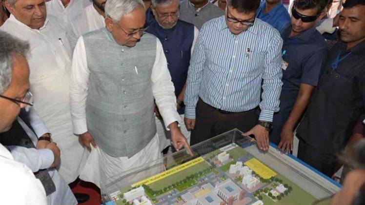 समस्तीपुर में नीतीश कुमार ने अस्पताल का शिलान्यास किया (फोटो-Twitter)