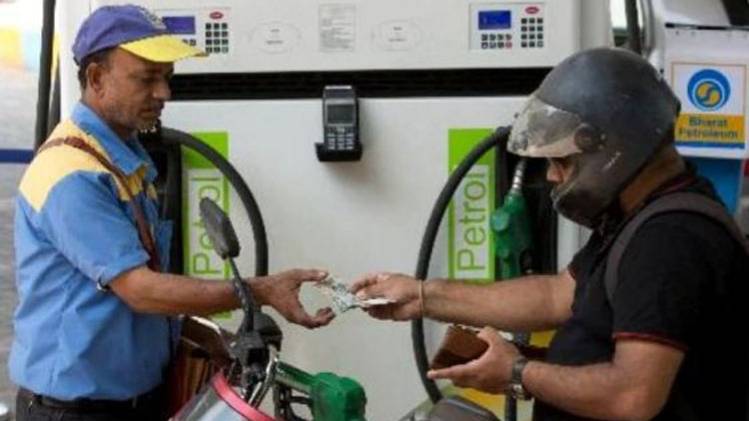 पेट्रोल के दाम में लगातार पांचवें दिन बढ़त 