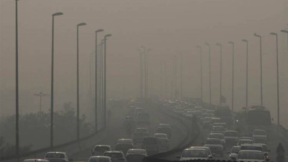 दिल्ली में तेज हवा और ऑड-ईवन का असर, एक दिन में 62% प्रदूषण हुआ कम - pollution in delhi dips 62 in one day thanks to high wind speed and odd even