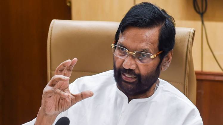 केंद्रीय मंत्री रामविलास पासवान (फोटो-PTI)