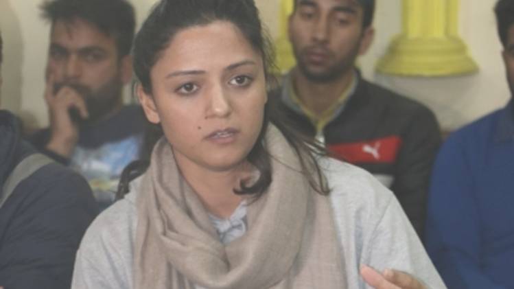 सामाजिक कार्यकर्ता शेहला रशीद (फोटो-ians)