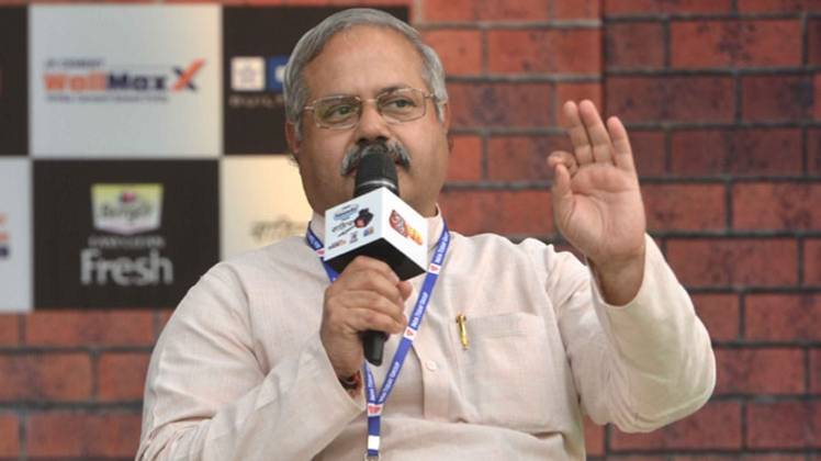 साहित्य आजतक के मंच पर एबीवीपी के राष्ट्रीय संगठन मंत्री और संघ प्रचारक सुनील आंबेकर