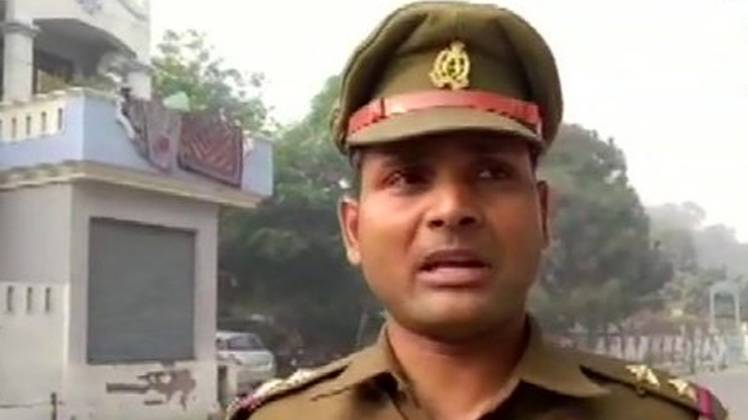 एसआई विजय प्रताप (फोटो-ANI)