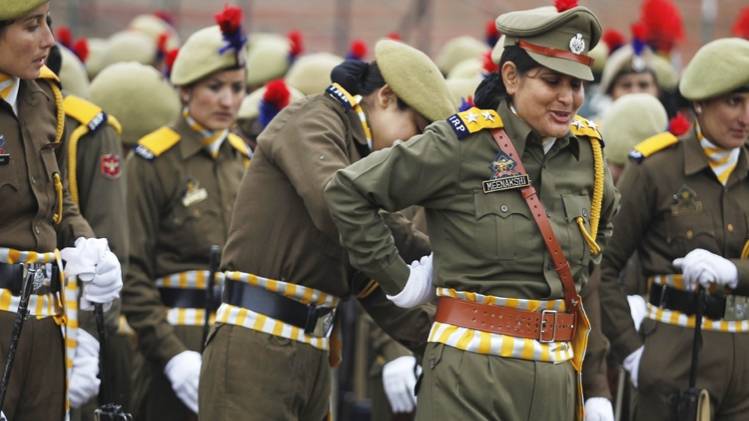 देश के पुलिस बलों में महिलाओं की भारी कमी है. (फाइल फोटोः रॉयटर्स)