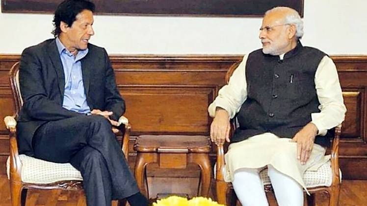 इमरान खान और पीएम मोदी (फाइल फोटो)