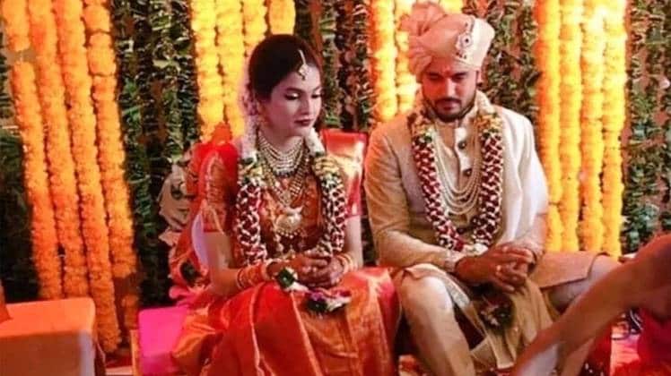 मनीष पांडे पत्नी अश्रिता के साथ