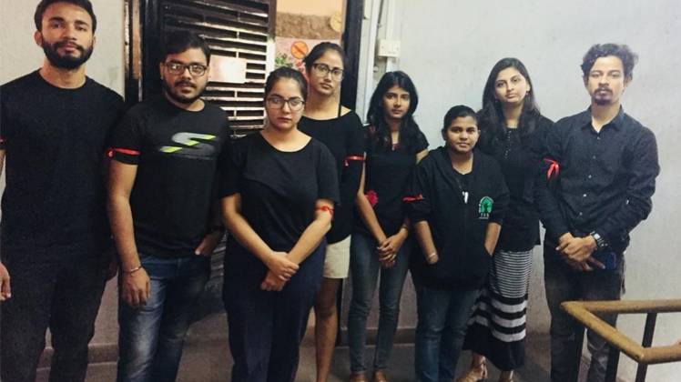 छात्रों का मूक विरोध