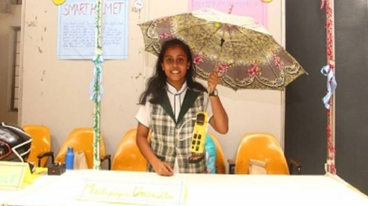 यह छाता नहीं, बल्कि कई सुविधाओं का यंत्र बन गया है. लोग इसे एयरकंडीशनर छाता तक कहने लगे हैं.