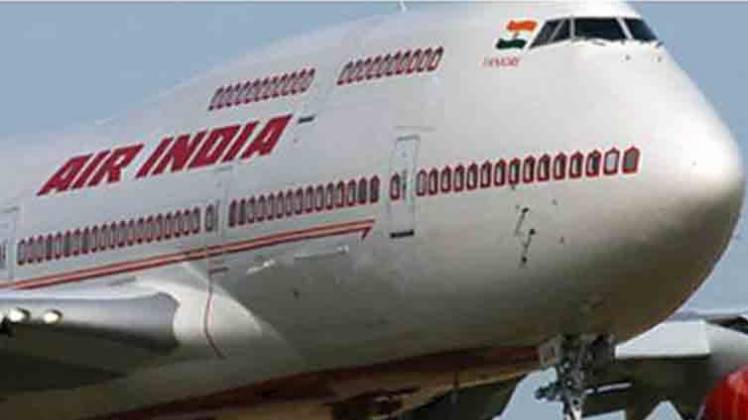 दिल्ली में घने कोहरे से जनजीवन अस्त व्यस्त (फाइल फोटो-IANS)