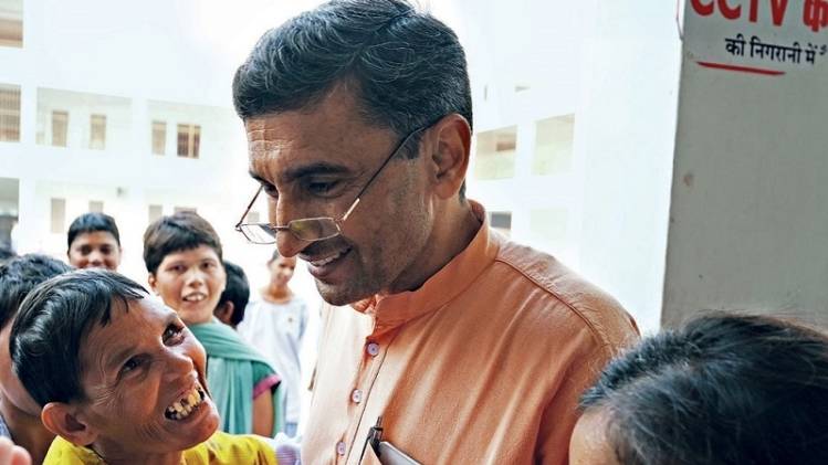 à¤à¤¨à¤ à¤¨ à¤¨ à¤¯à¤ à¤¬ à¤¸à¤¹ à¤° à¤ à¤à¤ªà¤¨ à¤à¤° bm bhardwaj madhuri bhardwaj founder apna ghar ashram rajasthan aajtak à¤à¤¨à¤ à¤¨ à¤¨ à¤¯à¤ à¤¬ à¤¸à¤¹ à¤° à¤ à¤à¤ªà¤¨ à¤à¤° bm bhardwaj madhuri bhardwaj founder apna ghar ashram rajasthan aajtak