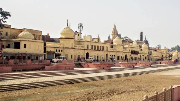 राम की पैड़ी अयोध्या की पहचान बन चुकी राम की पैड़ी का विस्तार किया जा रहा है