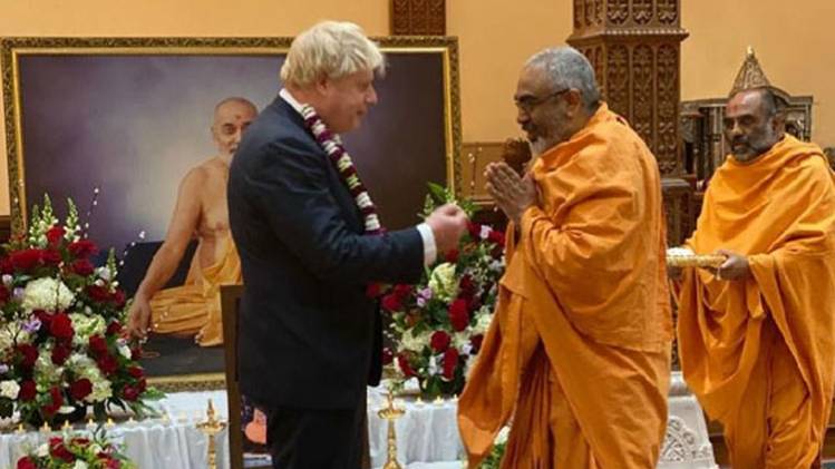 स्वामी नारायण मंदिर में पीएम बोरिस जॉनसन (फोटो-लवीना टंडन)