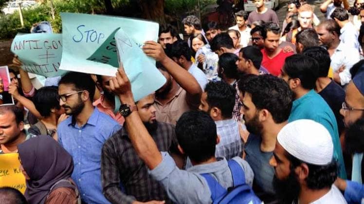 CAA के खिलाफ देशभर में हुए प्रदर्शन में जमकर हिंसा भी हुई (फाइल)
