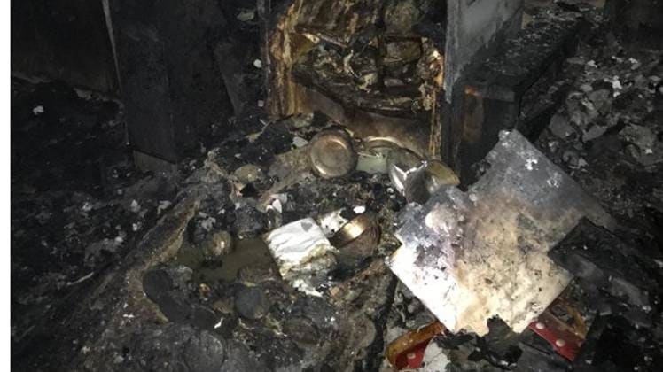 शालीमार बाग इलाके में लगी आग (तस्वीर-ANI)