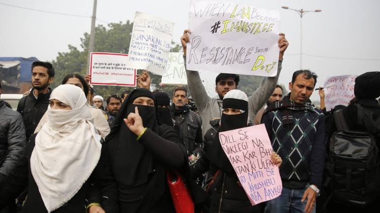 नागरिकता कानून पर देशभर में विरोध प्रदर्शन (फोटो-AP)