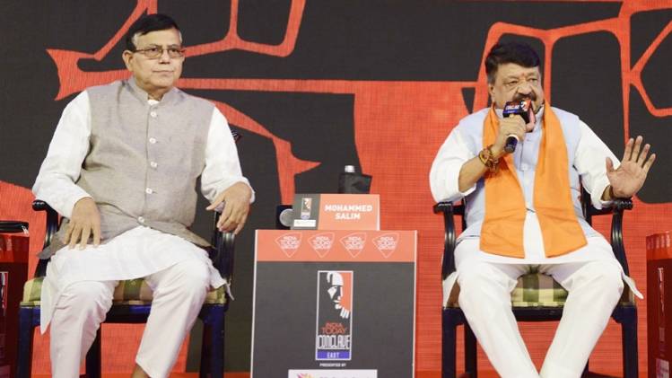 इंडिया टुडे कॉनक्लेव ईस्ट में बोलते मोहम्मद सलीम और कैलाश विजयवर्गीय.