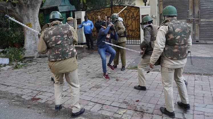 दिल्ली पुलिस के खिलाफ NHRC में शिकायत (फोटो: PTI)