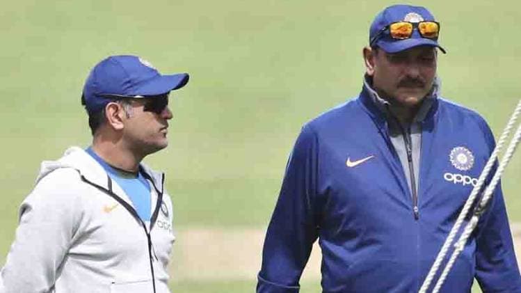 MS Dhoni and Ravi Shastri