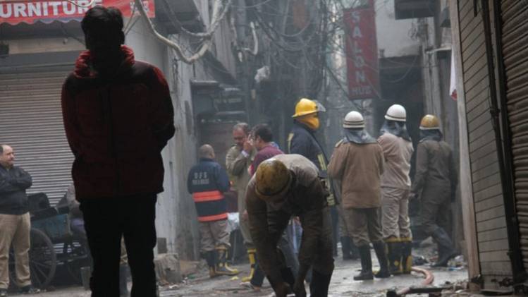 अनाज मंडी में लगी आग पर सियासत तेज (फोटो-IANS)