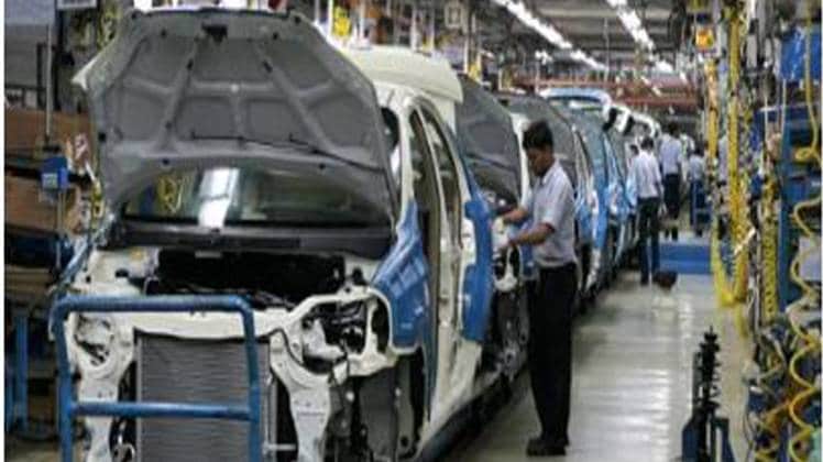 ऑटो सेक्टर में सुस्ती के बीच टाटा मोटर्स का बड़ा फैसला 