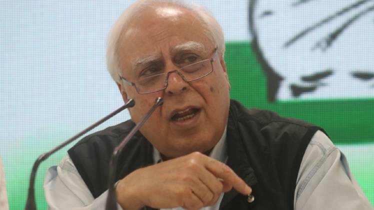 कांग्रेस नेता कपिल सिब्बल (IANS)