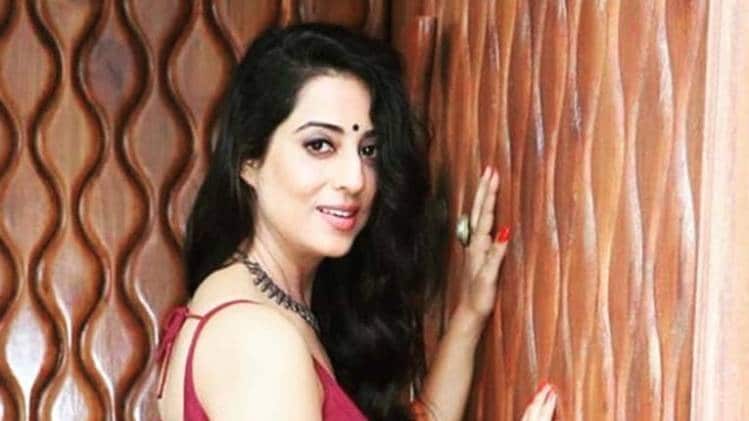 माही गिल