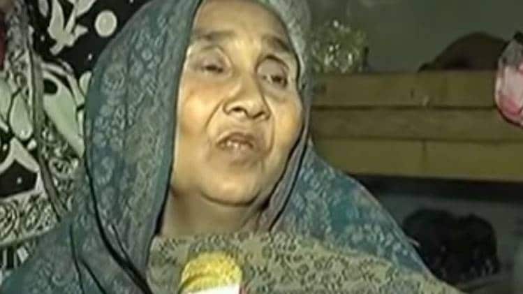 हिंसा के दौरान मारे गए मोहसिन की मां (फोटो- आजतक)