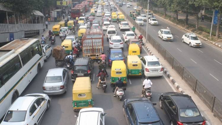 वाहन रजिस्ट्रेशन के लिए मोबाइल नंबर जरूरी (फाइल फोटो-IANS)