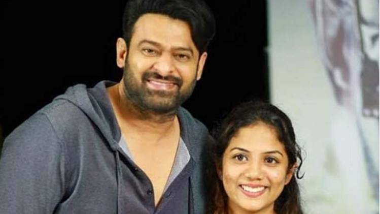 फैन के साथ प्रभास