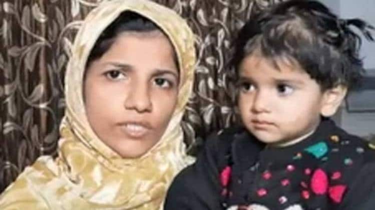 शबनम का पति रेहड़ी लगाता है और उसे पुलिस पकड़ ले गई (फोटो- वीडियोग्रैब)