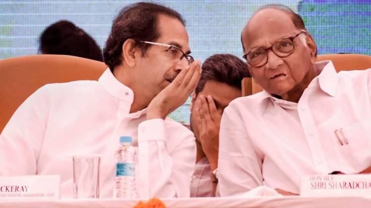 महाराष्ट्र के सीएम उद्धव ठाकरे और एनसीपी अध्यक्ष शरद पवार (फोटो-पीटीआई)