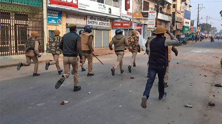 CAA को लेकर पुलिस अलर्ट पर (फोटो: PTI)